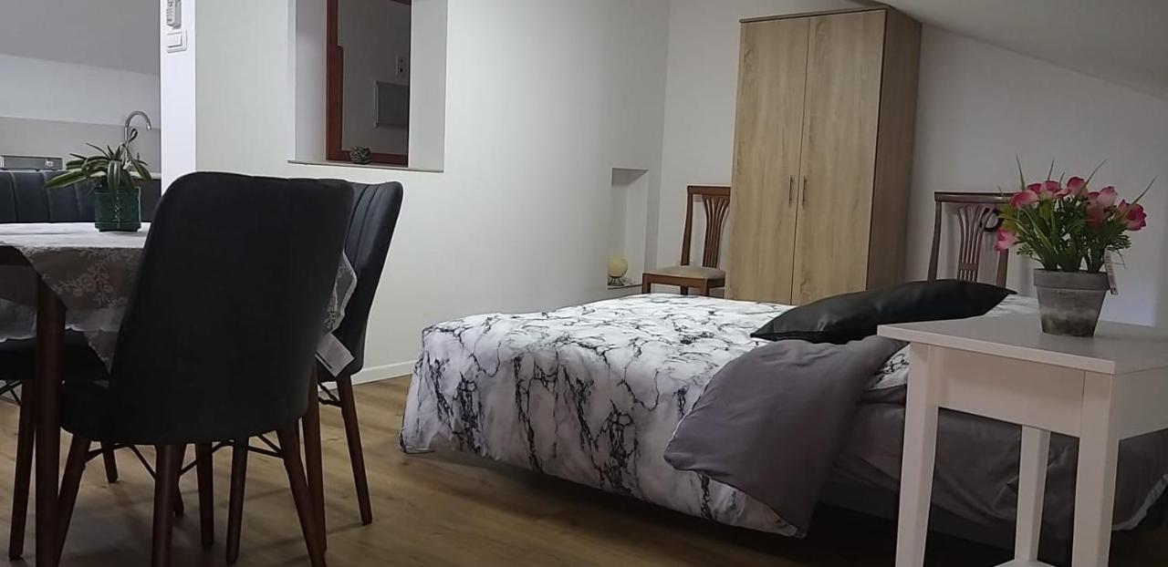 Attic Ben Gurion 42 Appartement